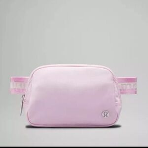 Lululemon everywhere Belt Bag
